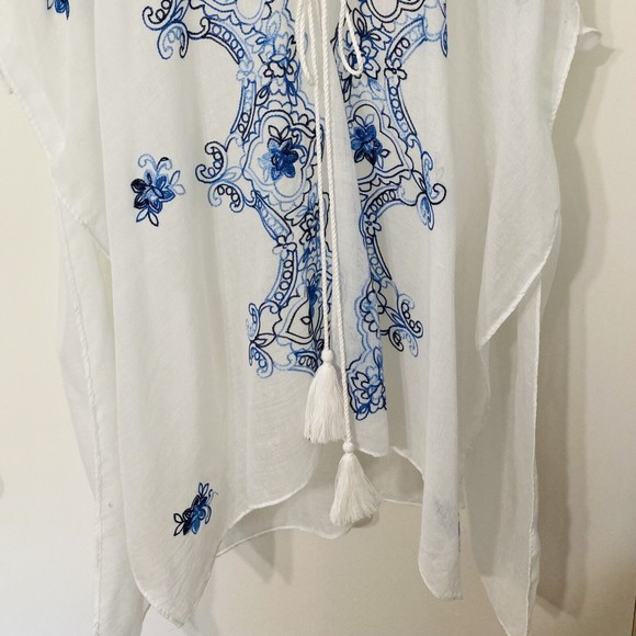 Marcus Adler New York White With Blue Embroidery Tassel Kimono Poncho One Size - Picture 5 of 10